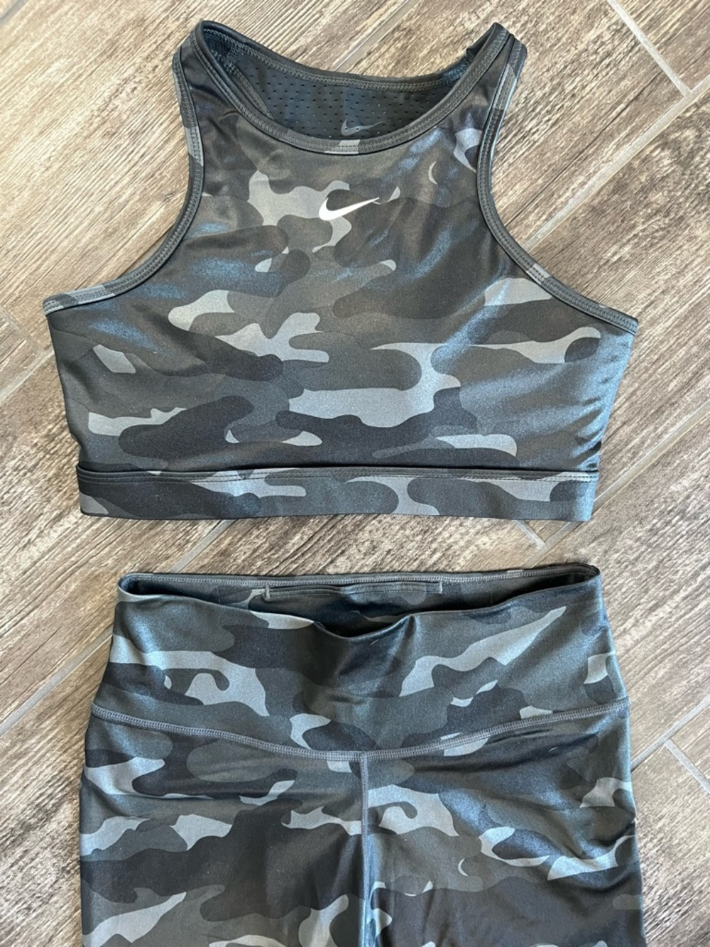 Nike One Camo Leggings and Bra Set - Picture 7 of 7